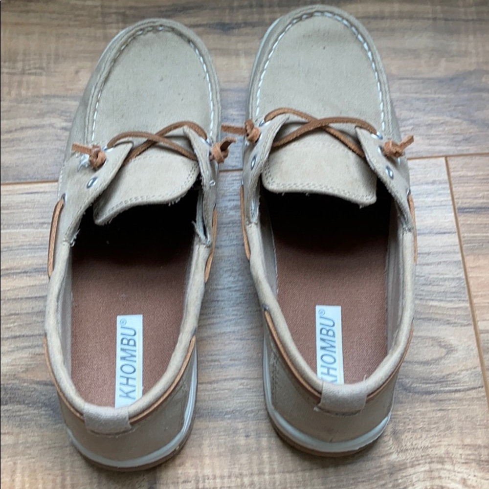 Khombu boat shoes. Women’s 7.5